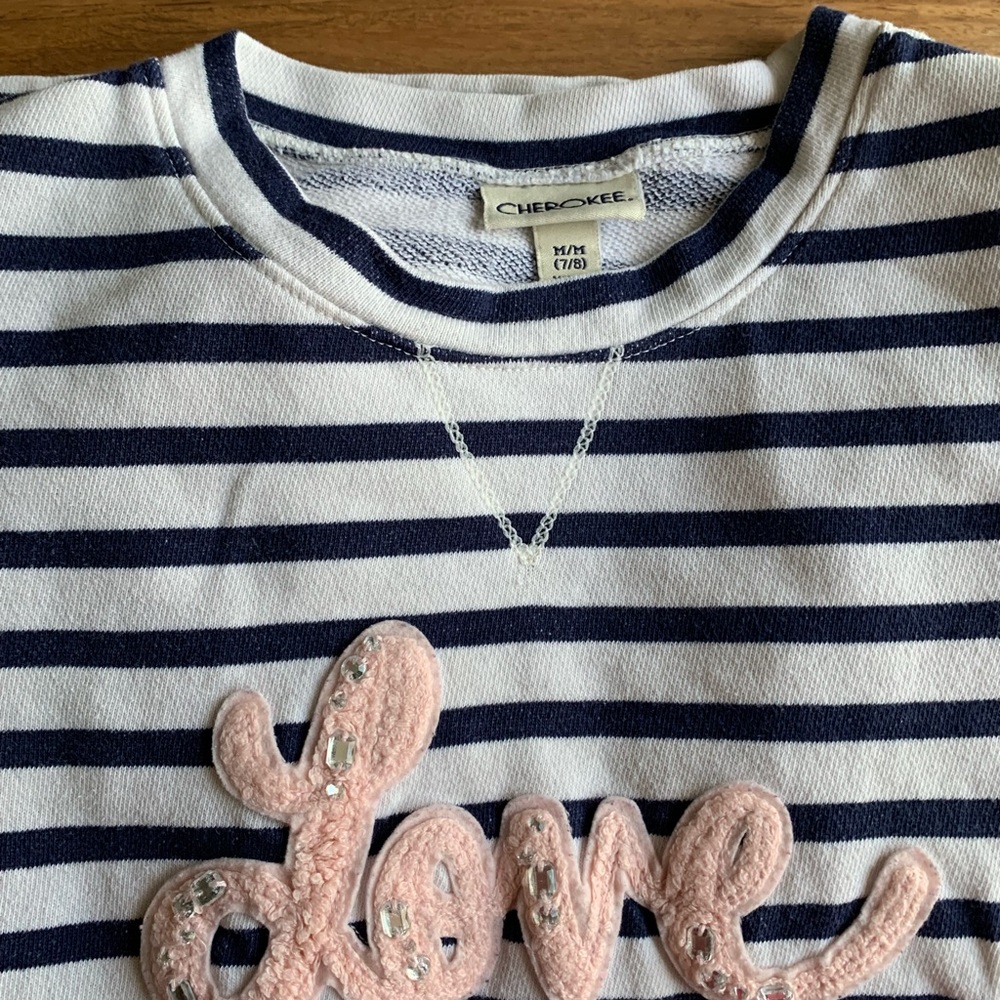 Girls sweatshirt. size 7/8